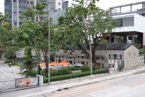 With a total length of about 6.5 km, the Kowloon City Themed Walking Trail links up the major landmarks in Kowloon City, To Kwa Wan and Hung Hom, including the Kowloon Walled City, Stone Houses Family Garden and Sung Wong Toi. In addition to cultural activities, an information centre has also been set up under the project to foster heritage conservation and promote arts and culture in Kowloon City.