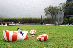 InPARK was officially opened in 2019. In addition to inheriting the past industrial culture elements of Kwun Tong, the park also has a central lawn, various facilities and art installations.