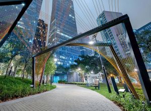 InPARK was officially opened in 2019. In addition to inheriting the past industrial culture elements of Kwun Tong, the park also has a central lawn, various facilities and art installations.