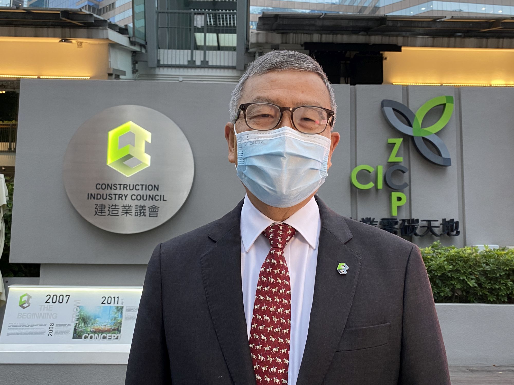 In his six years as Chairperson of the CIC, KK feels most strongly about his work with the Development Bureau to promote the adoption of Modular Integrated Construction (MiC) in Hong Kong, and the Construction Industry Caring Campaign, a fund-raising campaign launched by the CIC for frontline workers during the epidemic in 2020. 
