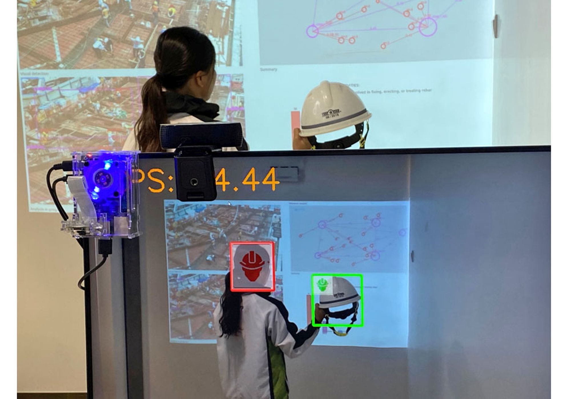 After his appointment as the CIC’s Chairman in 2016, CHAN Ka-kui worked with colleagues to prepare for the building of the Construction Innovation and Technology Application Centre (CITAC). The centre was completed in the following year.