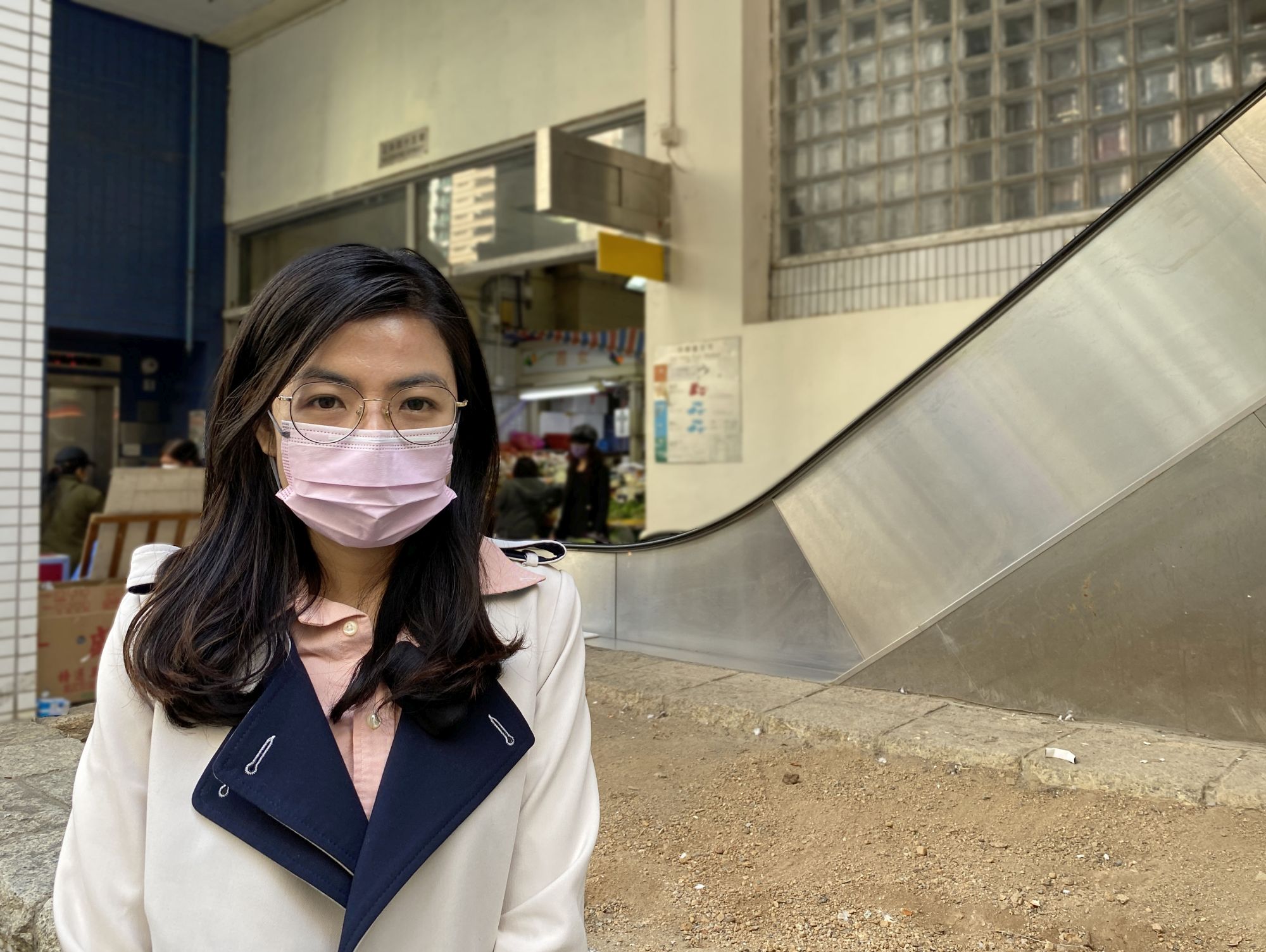 Miss LEE Kit-chun, an engineer in the Electrical and Mechanical Services Department (EMSD), currently works in the Municipal Sector Division, providing electrical and mechanical support and maintenance services for municipal facilities, as well as handling public enquiries and complaints.