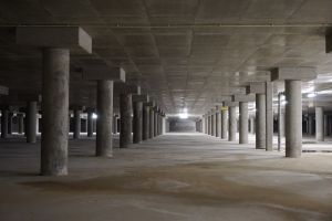 「跑马地地下蓄洪计划」于2017年3月全面启用，进一步提升跑马地和湾仔一带的防洪水平。图示跑马地地下蓄洪池的内部。