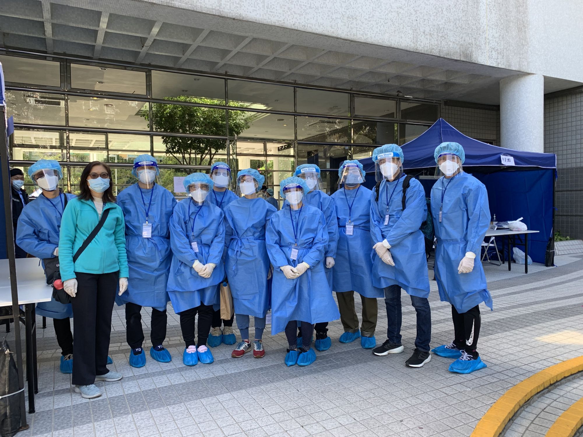 The Buildings Department (BD) conducted an RTD operation in respect of Block 1 and Block 2, Sherwood Court, Kingswood Villas, Yuen Long on 8 and 9 March.