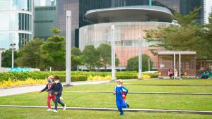 The DEVB has produced videos showcasing Hong Kong's beautiful landscape, so that participants from all over the world can appreciate Hong Kong's landscape planning and park landscape, as well as the efforts of landscape architects and park managers in urban forestry.