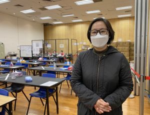 Chief Executive of Lok Sin Tong Benevolent Society Kowloon (Lok Sin Tong), Ms LAU Oi-sze, says that a 60-people medical and nursing team has been set up in three days, which is tasked to take care of elderly patients who are tested preliminarily positive or have mild symptoms at the holding centre.