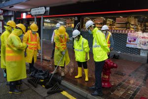 The Director of Drainage Services, Ms Alice PANG (second right), inspected several flood prevention facilities in mid-May (12 May).