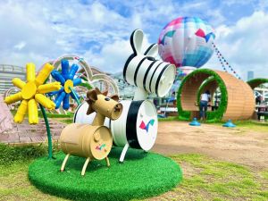 Some of the installations at the HarbourChill are made from recycled materials such as tyres, oil barrels and plastic bottles with the hope that members of the public would learn about the benefits of recycling during their visits.