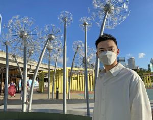 The Architect, Mr WONG Yok-fai, Arnold, creates three-dimensional installations with the theme of fireworks at the East Coast Park Precinct in Fortress Hill.  The installations look like dandelions by day.
