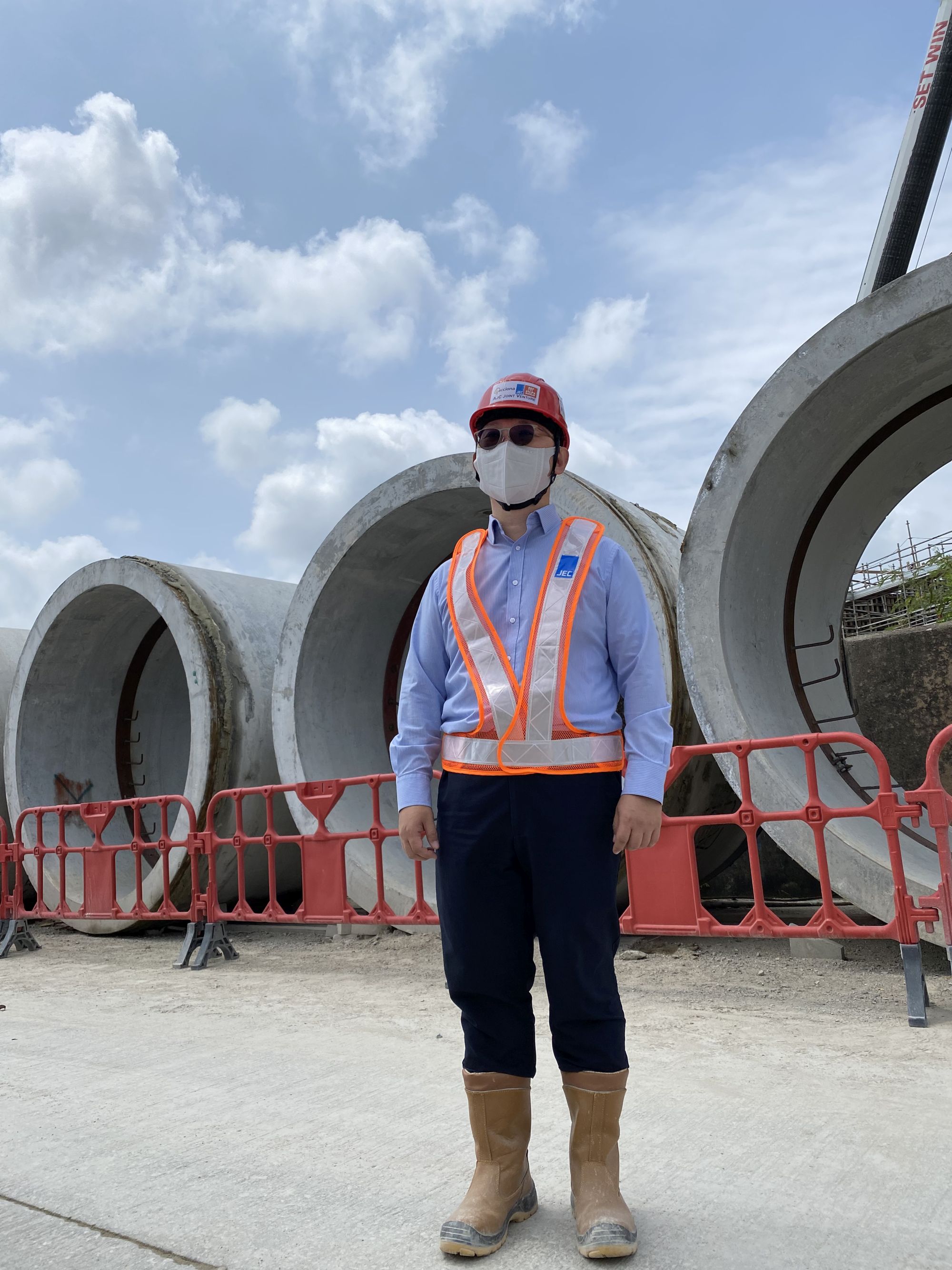 Project Manager Mr Stephen YEUNG says that the “Smart Site Safety System” can enhance site safety and facilitate the provision of a safe working environment.