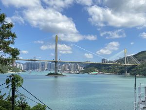 The nearshore cycle track passes through stunning scenery, with views of the Ting Kau Bridge, Tsing Ma Bridge, etc.