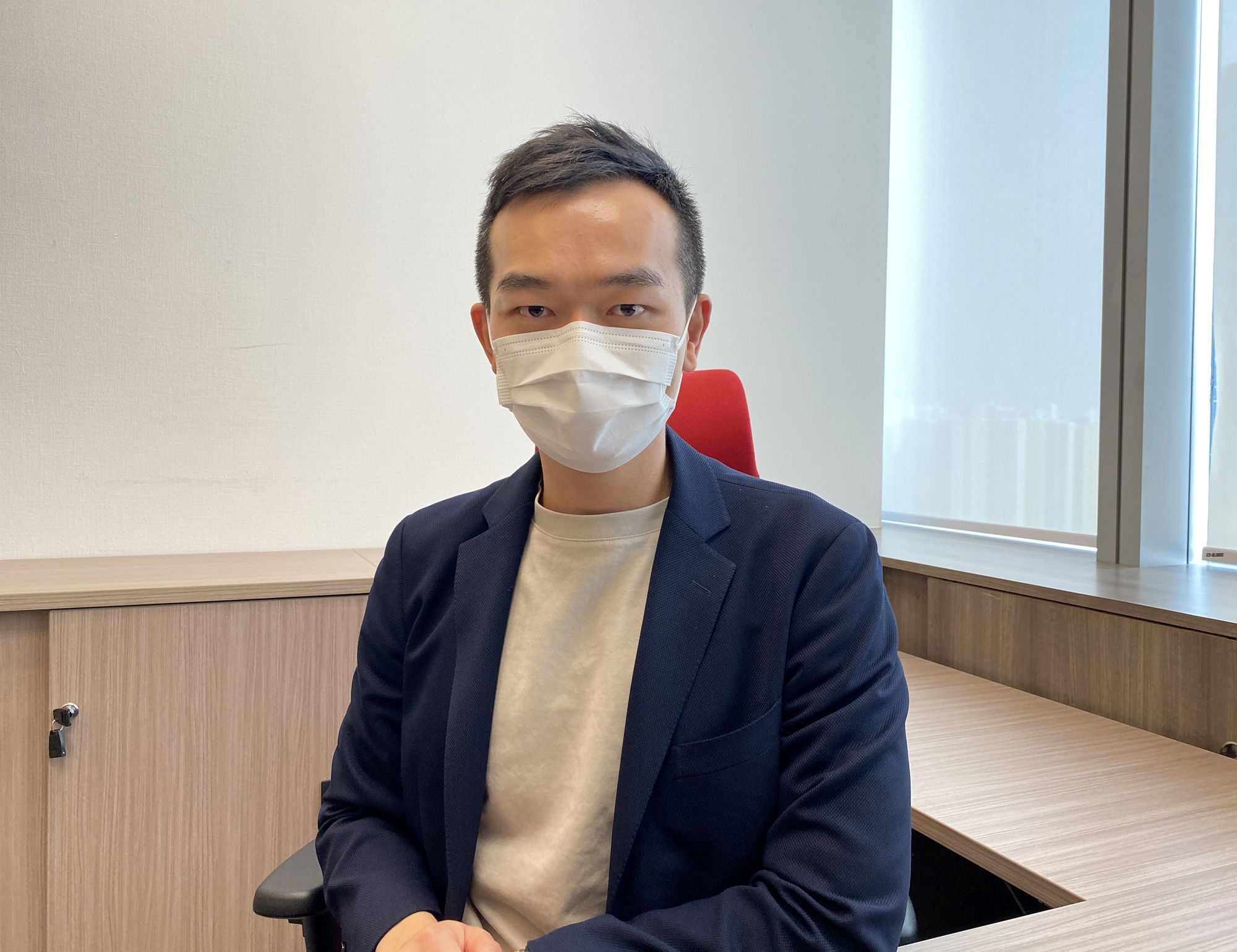 Mr Ivan CHEUNG, representative of the developer of indoor navigation technology, says that they have created the “Walking Assistant” mobile application by making use of the 3D Pedestrian Network, “Topographic Map API” and others on the CSDI portal.