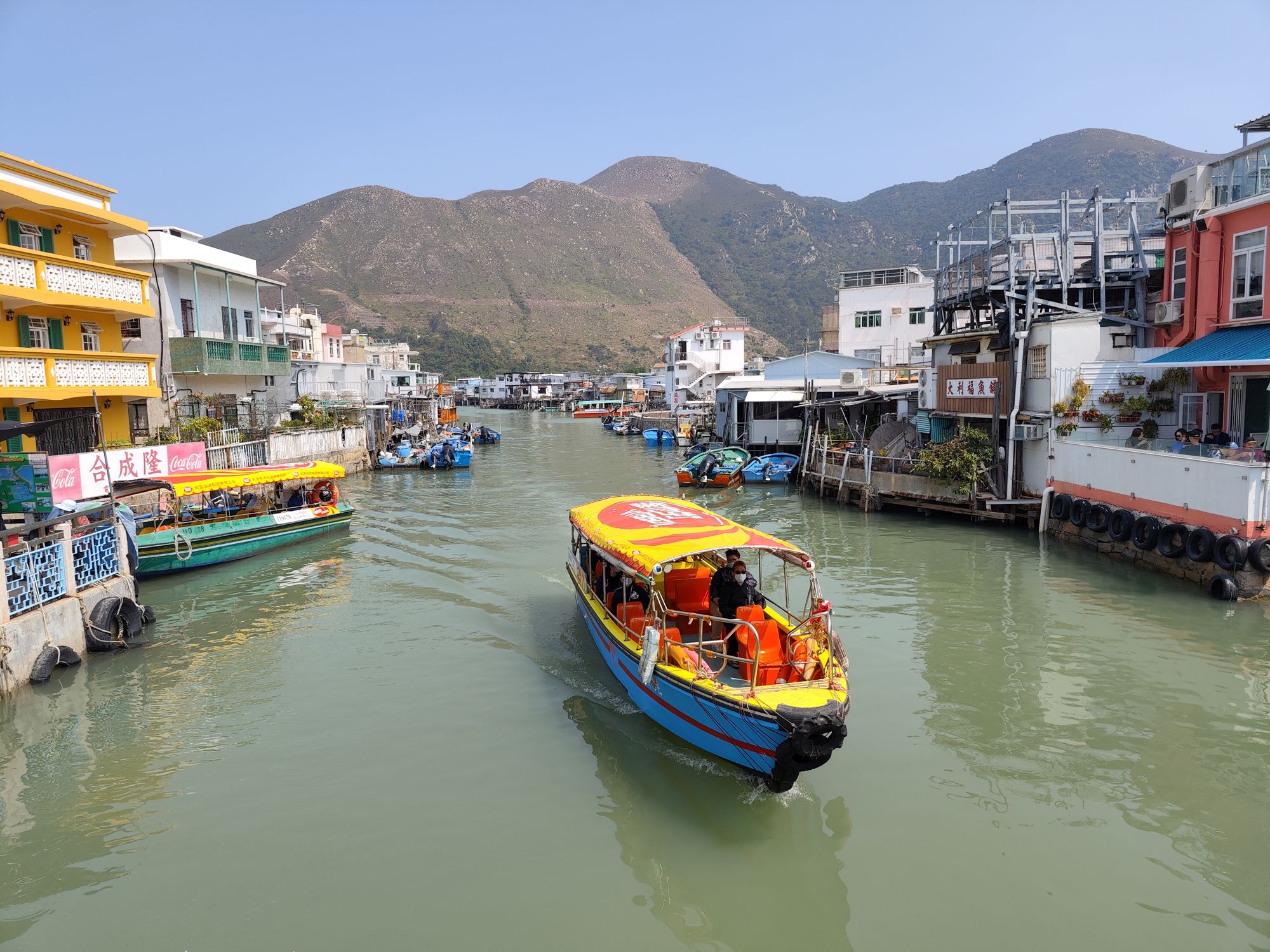 With its unique cultural heritage, quaint scenery of a fishing village and beautiful natural environment, Tai O is one of Lantau’s most popular tourist attractions.