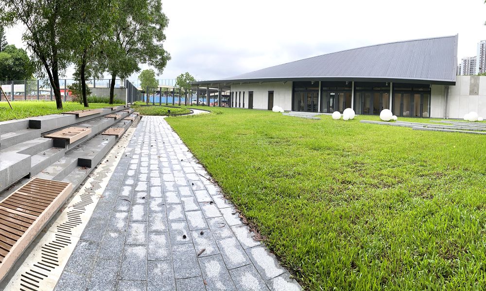 Located at the Quarry Bay harbourfront, “Quarryside” offers an “urban oasis” for the residents and people working nearby to engage in leisure activities or hold various events through venue bookings.