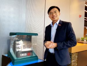 Engineer (Health Sector) of the EMSD, Mr CHOW Pak-hong says that the Smart Antifouling Seawater Screen uses ultrasound to prevent the forming of biofilm, so as to enhance the efficiency of the seawater cooling system.