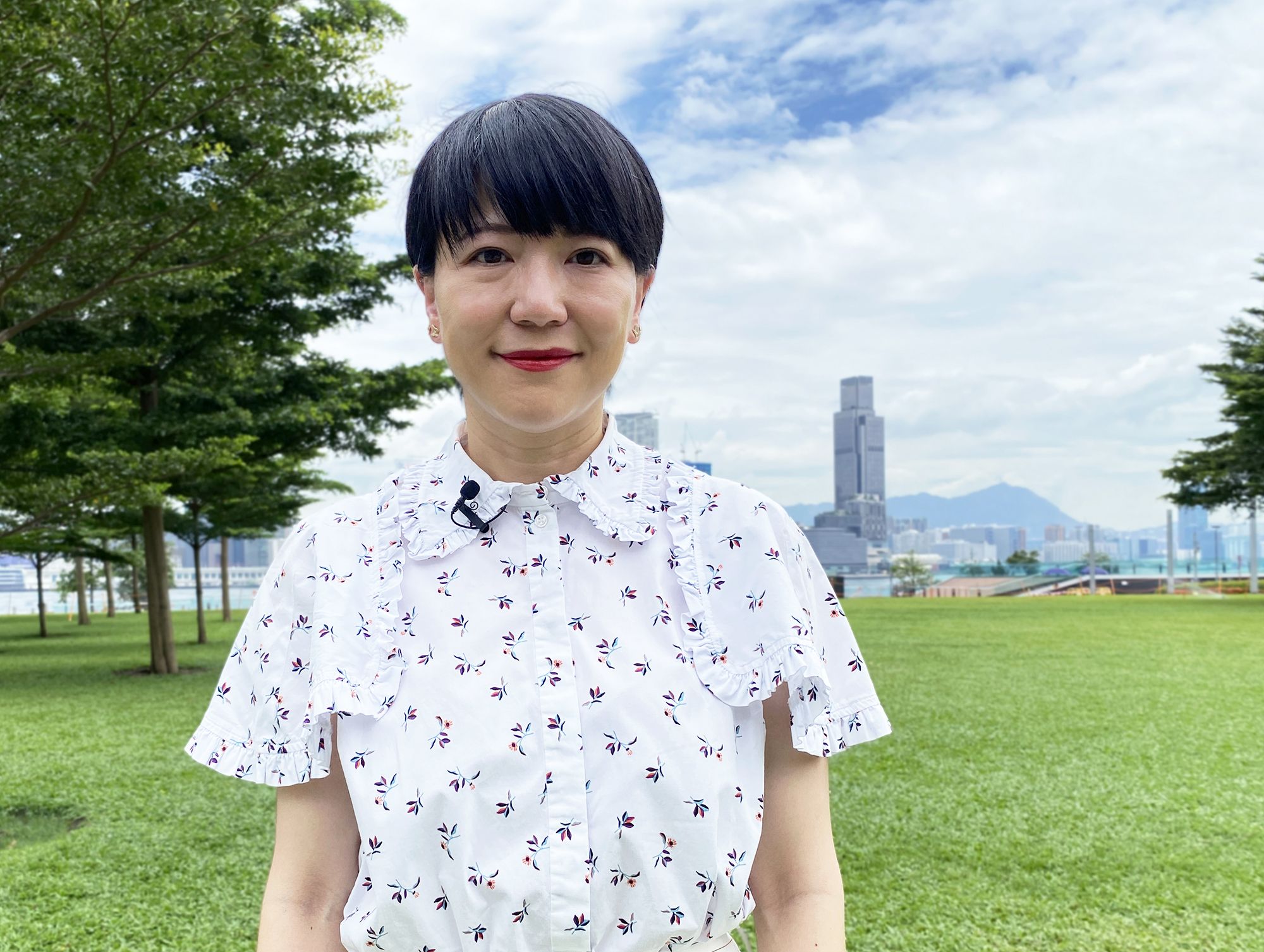 Mrs WONG HO Wing-sze, Susanne, Principal Assistant Secretary (Works) of Development Bureau (DEVB), says that the Government will be implementing mega infrastructure projects including the Northern Metropolis and Kau Yi Chau Artificial Islands etc. which will forge a future for Hong Kong.  We also hope that more young people will join the industry to build their careers. 