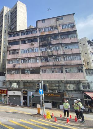 For the 900 buildings with RIs yet to be appointed, the BD has taken the initiative to carry out special inspections of those building external walls with potentially higher risks by using drones since early August.