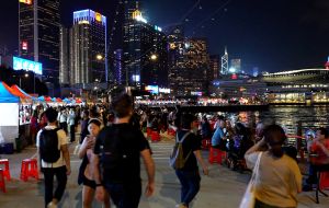 The programmes of Waterfront Carnival@Mid-Autumn, which include drone shows, singing and dance performances and booths selling Hong Kong street snacks and local specialties, will offer an opportunity to local and foreign visitors for experiencing the history and cultural life of Hong Kong. 