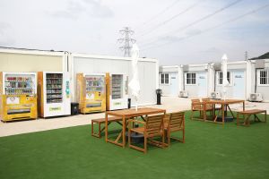 The designated quarters were made available through making good use of the community isolation facilities in Tam Mi, Yuen Long. The CIC has converted the facilities into quarters and added necessary ancillary facilities. 