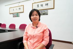 Associate Professor of the Department of Civil Engineering of the University of Hong Kong, Dr CHUI Ting-fong, May, says that in formulating the flood prevention strategies, we need to consider the space and land constraints as well as the impacts on the environment.