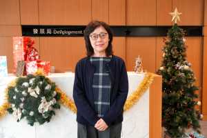 發展局局長甯漢豪恭祝大家聖誕快樂，同時感謝來自不同部門的同事投入義務服務，身體力行關愛社會。