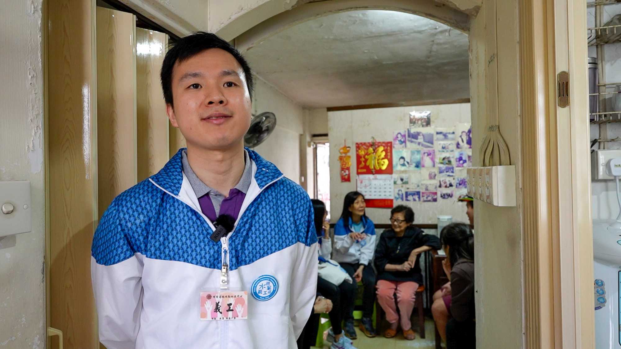 水務署工程師（技術支援）鄭子謀被同事的熱心打動，兩年前加入水務署義工隊。