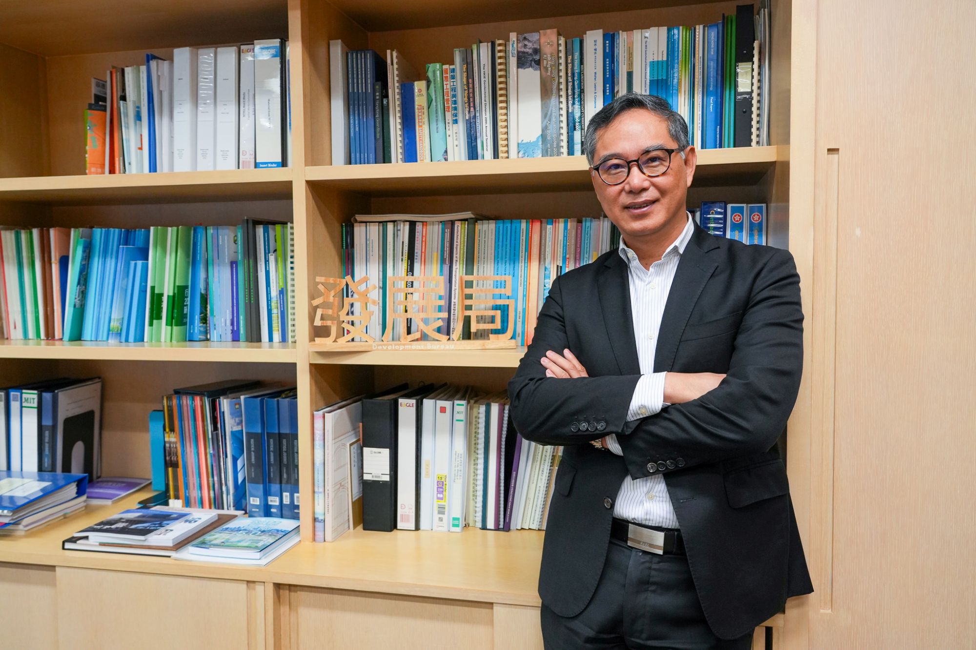 Permanent Secretary for Development (Works), Mr Ricky LAU, expresses that the DEVB has always attached importance to the interconnected flow of talents, among which the recognition of professional qualifications is essential for talent mobility and technical exchange.  In addition to the registration system, an evaluation mechanism of “Professional Title” qualifications for Hong Kong’s construction professionals was established last year, which enables the grading and recognition of their professional levels, qualifications, and competencies on a national level.