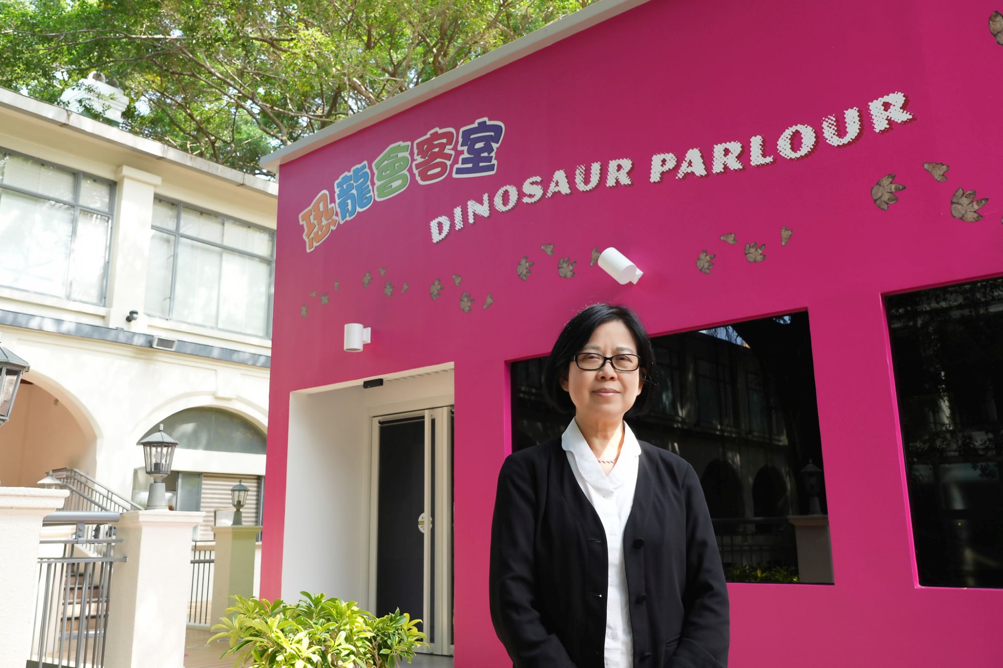 古物古蹟辦事處總文物主任蕭麗娟介紹，香港首次發現恐龍化石的地點，是位於新界東北水域香港聯合國教科文組織世界地質公園範圍內的赤洲。