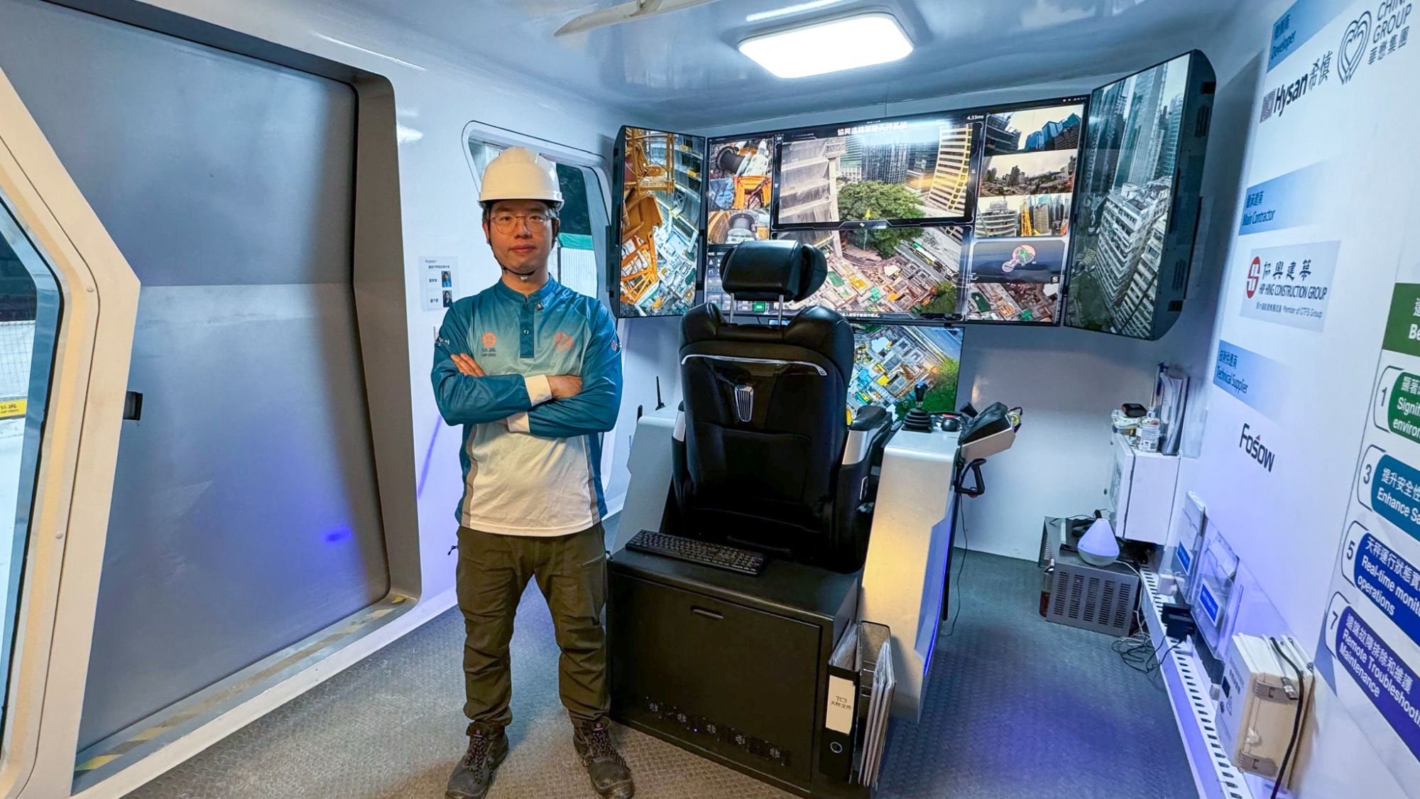 天秤操作員嚴家偉表示，操作傳統天秤最花時間在於每次上落樓高五、六十層的天秤駕駛艙，動輒要一個多小時，佔工作時間逾一成，而應用「遙控天秤系統」後，天秤操作員只需到地面設置的駕駛艙工作，大幅節省上落天秤的時間，提升工作效率。