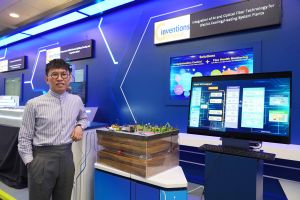 Engineer (Energy Efficiency) of the Electrical and Mechanical Services Department, Mr Wong Kwun-ping, Jairus, introduces the EMSD-developed “Integration of AI and Optical Fibre Technology for District Cooling/Heating System Plants”, which has been awarded the Gold Medal with the Congratulations of Jury.