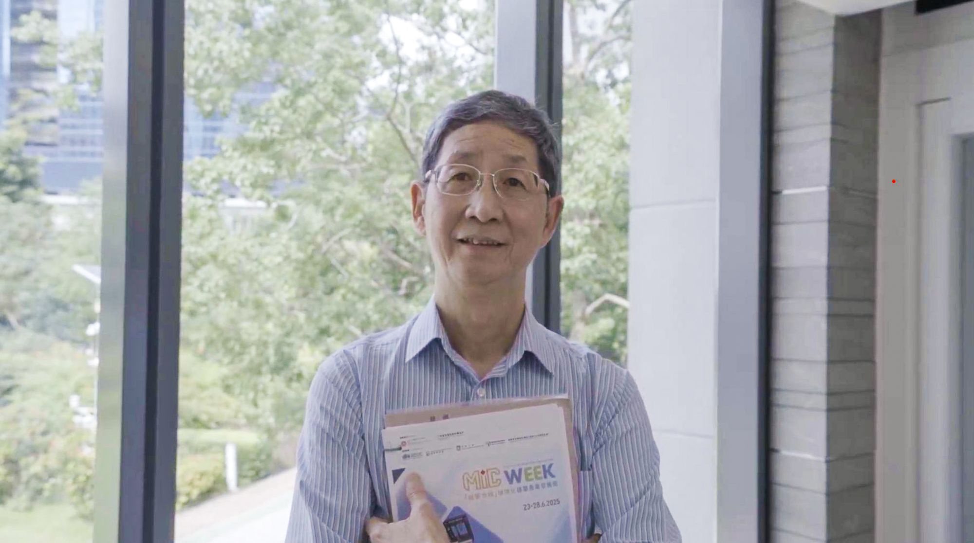 Mr LAM, a participant of the public guided tour, said that he learns from the tour that the latest MiC method can significantly mitigate issues like water leakage in buildings, which enhances his knowledge of this construction method.