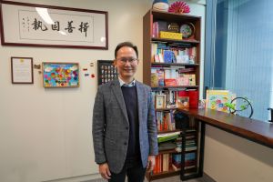 立法會議員（香港島西）陳學鋒以南丫島北角碼頭為例，他指出，工程大大改善了居民的出行體驗，尤其令長者上落更安全。