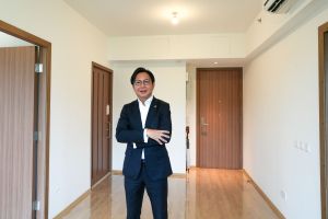 香港測量師學會副會長及建築政策小組主席謝志堅形容，業界普遍支持相關強制性規定，認為新規定旨在推動長者友善的建築環境，不會對業界及市民構成太大額外負擔。
