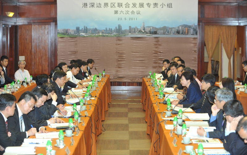 The Secretary for Development, Mrs Carrie Lam, and the Executive Vice Mayor of the Shenzhen Municipal Government, Mr Lu Ruifeng, held the sixth meeting of the Hong Kong-Shenzhen Joint Task Force on Boundary District Development in Hong Kong today (May 23).