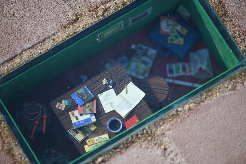 The promenade connecting Tamar and the Hong Kong Convention and Exhibition Centre in Wan Chai officially opens today (October 21). A miniature art piece by the On Tai Mini Workshop brings back the memories of old Hong Kong at the new waterfront.
