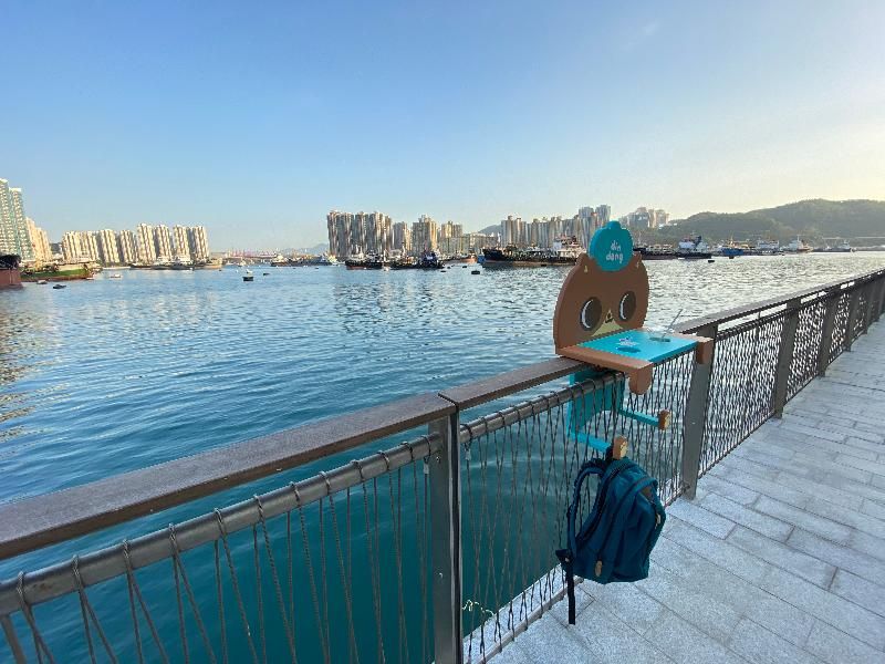 The Development Bureau announced today (April 13) that the Enhancement of the Tsuen Wan Waterfront (Phase I) project has been completed. To enhance visitors' experiences, local creative group Postgal Workshop has built a pop-up 6