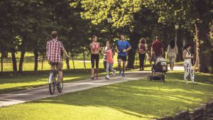 畅达性对一个海滨非常重要。让巿民和游客方便愉快地在海滨散步、缓跑，甚至踏单车，是研究的工作目标之一。