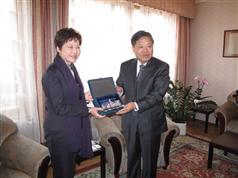 Mrs Lam calls on the Chinese Ambassador in Finland, Mr Huang Xing, in Helsinki.