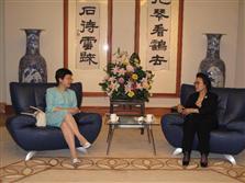 發展局局長林鄭月娥拜會中國駐新加坡大使張小康。