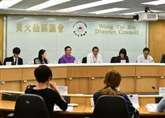 The Secretary for Development, Mr Michael Wong (fourth left), met with the Chairman of the Wong Tai Sin District Council (WTSDC), Mr Li Tak-hong (third left), and WTSDC members to listen to their views and suggestions on the work of the Government and to exchange views on residents' issues of concern during his visit to Wong Tai Sin District this afternoon (October 26).