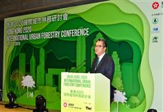 The Secretary for Development, Mr Michael Wong, delivers welcoming remarks at the Hong Kong 2020 International Urban Forestry Conference opening ceremony today (January 16).