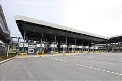 The cargo clearance facilities of the Heung Yuen Wai Boundary Control Point (BCP) will be commissioned on August 26 for use by cross-boundary goods vehicles. Photo shows the cargo clearance facilities of the BCP.