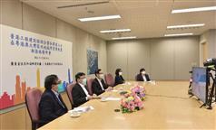 The Permanent Secretary for Development (Works), Mr Lam Sai-hung (second left), and the Deputy Director-General of the Department of Housing and Urban-Rural Development of Guangdong Province, Mr Cai Ying, today (December 29) co-hosted a conference for the architectural and engineering sectors to introduce the new measures under the Interim Guidelines for the Management of Hong Kong Engineering Construction Consultant Enterprises and Professionals Starting Business and Practising in the Guangdong-Hong Kong-Macao Greater Bay Area Cities, which assist enterprises and professionals in starting businesses and practising in the nine cities of the Guangdong-Hong Kong-Macao Greater Bay Area.