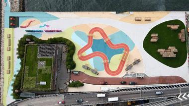 「東岸公園主題區（第一期）」將於周六（九月二十五日）正式開放，為市民於維多利亞港進一步提供一條長約360米的海濱長廊。