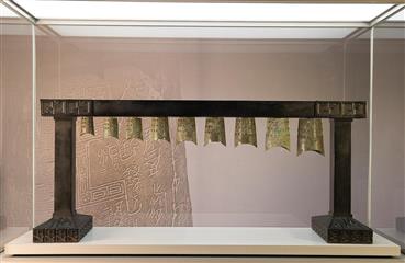 「礼乐和合 探知齐鲁——山东文物特展」今日（五月二十八日）开幕。图示春秋时期的乐器「游钟」。