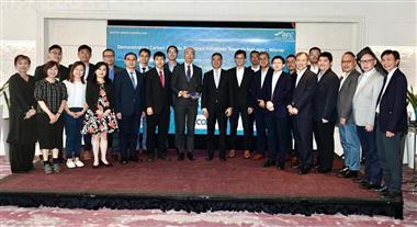 The Civil Engineering and Development Department (CEDD), the Drainage Services Department and the Highways Department today (June 27) received Martin Barnes Awards at an awards presentation ceremony held by the New Engineering Contract Users' Group of the United Kingdom to commend Hong Kong awardees. Photo shows the Permanent Secretary for Development (Works), Mr Ricky Lau (front row, eighth left); the Director of Civil Engineering and Development, Mr Michael Fong (front row, seventh left); and the CEDD project team who received the Winner Award of the Demonstrating Carbon Dioxide Reduction Initiatives towards Net-zero category, at the awards presentation ceremony.