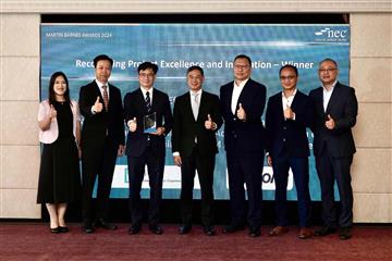 The Civil Engineering and Development Department, the Drainage Services Department (DSD) and the Highways Department today (June 27) received Martin Barnes Awards at an awards presentation ceremony held by the New Engineering Contract Users' Group of the United Kingdom to commend Hong Kong awardees. Photo shows the Permanent Secretary for Development (Works), Mr Ricky Lau (centre); the Director of Drainage Services, Mr Ringo Mok (third left); and the DSD project team who received the Winner Award of the Recognising Project Excellence and Innovation category, at the awards presentation ceremony.