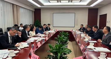 发展局局长甯汉豪今日（七月二十四日）继续在北京的访问行程。图示甯汉豪（左三）与水利部副部长刘冬顺（右二）会面。发展局常任秘书长（工务）刘俊杰（左二）和北部都会区统筹办事处主任丘卓恒（左一）亦有出席。