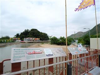 The Tai O Po Chue Tam Bridge will open to the public tomorrow (May 4). Photo shows information boards installed on the bridge to introduce Tai O’s cultural history.