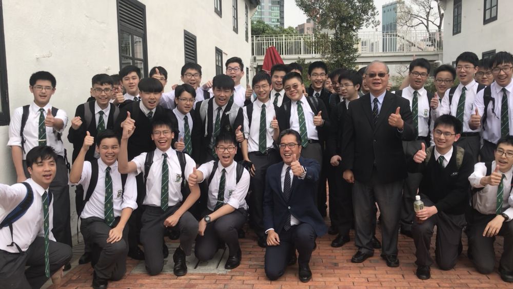 李焯芬教授勉励学生，学习饶公的自学精神。